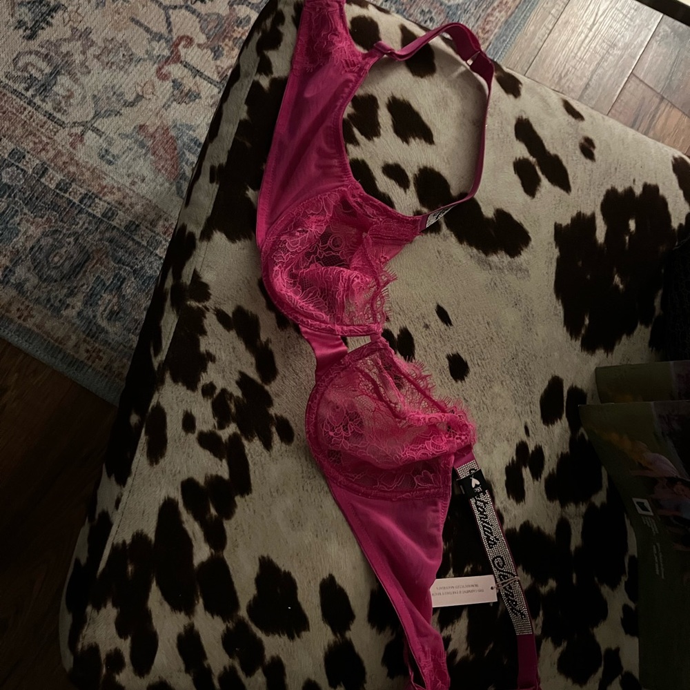 Chantelle Pink Bra